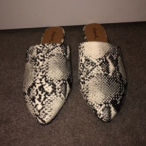 Snake skin print flats